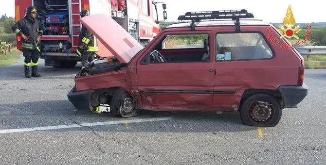 Catanzaro, incidente sulla statale 106: un ferito lieve