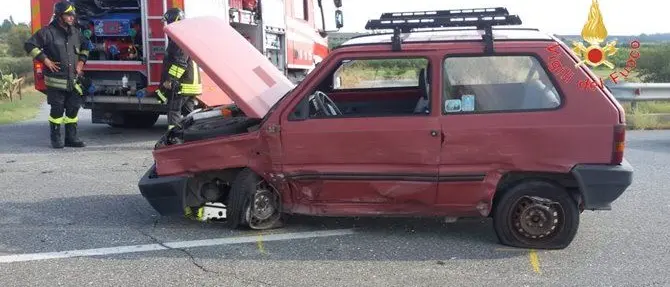 Catanzaro, incidente sulla statale 106: un ferito lieve