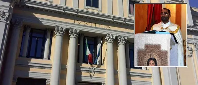 Avrebbe avuto rapporti sessuali con minori, prete condannato nel Vibonese