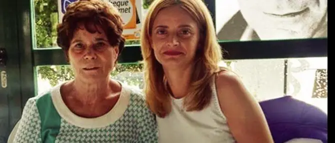 Le dicono che la figlia appena nata è morta, la ritrova 45 anni dopo