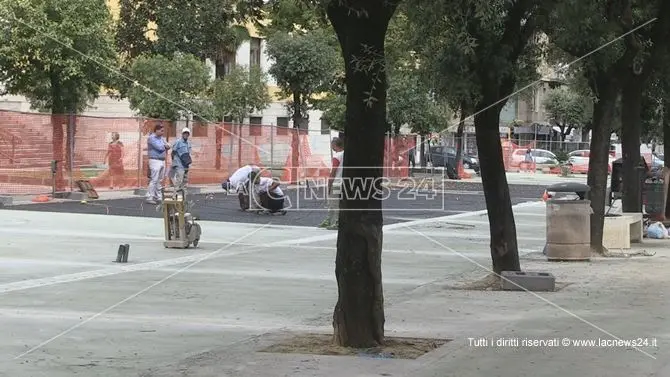 Cosenza, una nuova piazza in occasione dell'apertura delle scuole