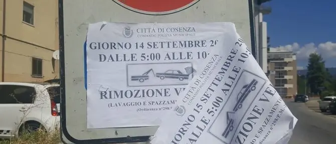 Cartello stradale sostituito di notte: decine di automobilisti multati a Cosenza