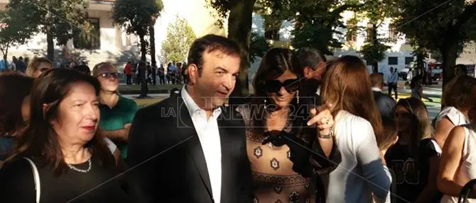 Primo giorno di scuola, Occhiuto: «Cosenza sempre più bella per voi bambini»