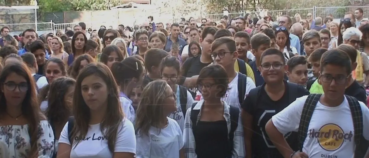 Catanzaro, si torna a scuola: le emozioni di studenti e genitori