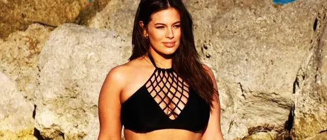 Ashley Graham, vacanze calabresi per la modella curvy americana