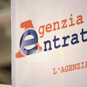 Tangente per accelerare una pratica, arrestato funzionario dell'Agenzia delle Entrate