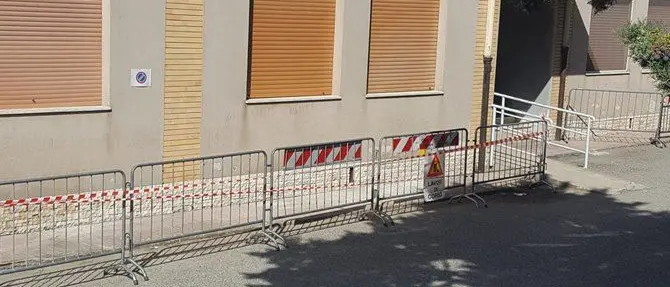 Catanzaro, piovono intonaci alla scuola Tommaso Campanella