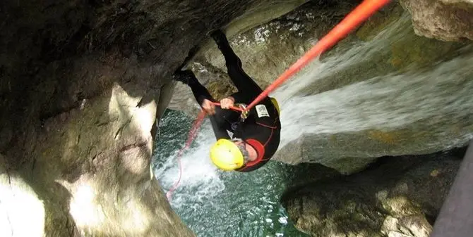 Raganello, proseguono i rilievi tecnici nell'area della piena