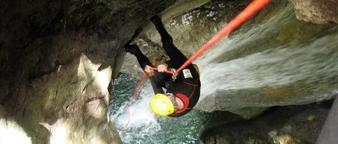 Raganello, proseguono i rilievi tecnici nell'area della piena