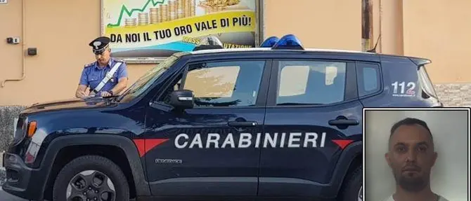 Adesca vittime e le ricatta con foto hot, arrestato