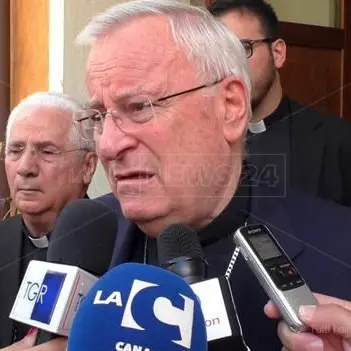 Il presidente della Cei a Lamezia: «Il lavoro stabile è un diritto di tutti»