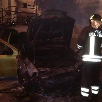 Auto in fiamme nella notte a Olivadi