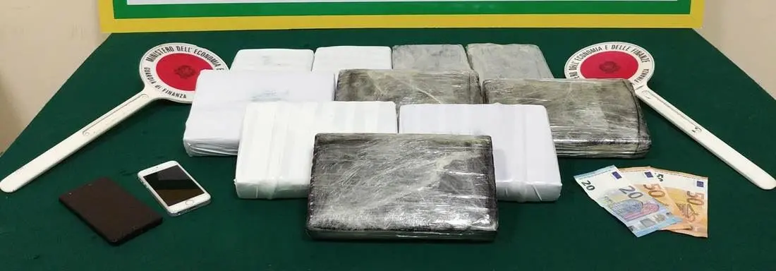 Trasportava 11 chili di cocaina, arrestato a Messina corriere della droga calabrese