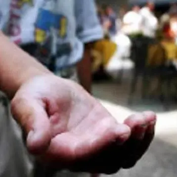 Monete spendibili in negozi, l’iniziativa per le famiglie in difficoltà