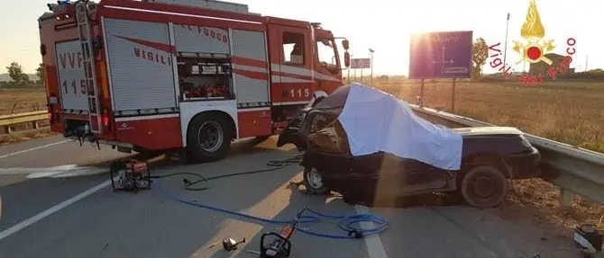 Drammatico incidente sulla statale 106, muore 69enne