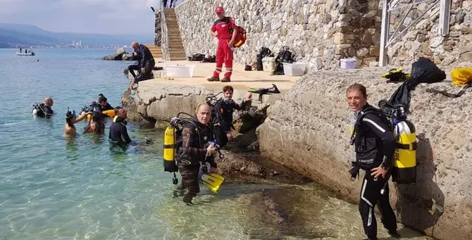 Pulire gli oceani? Si può cominciare anche dalla Calabria: la campagna dei sub