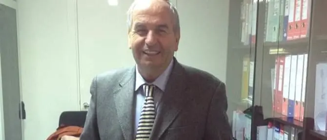 Bottiglia incendiaria davanti a ditta edile di Rende