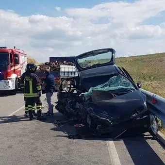 Catanzaro, scontro tra auto sulla statale 180 tra Cropani e Sersale