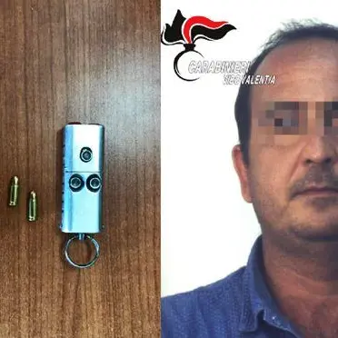 Pistola a forma di chiave d’auto, arrestato imprenditore a Nicotera