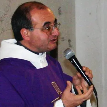 Stroncato da infarto, muore il parroco di Rombiolo