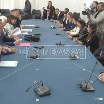 Marrelli Hospital, Scura non indietreggia. La clinica: «Dal commissario, completa chiusura»