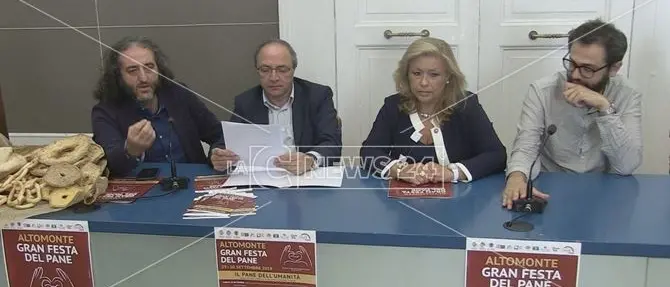 Altomonte in festa: pane dell'umanità e forno solidale