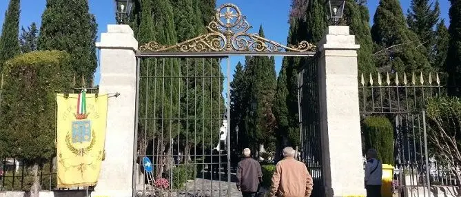 A Corigliano-Rossano “vietato” morire: cimiteri al collasso e sepolture a rischio