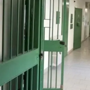 Vibo: «Detenuto a rischio radicalizzazione islamica aggredisce tre agenti»