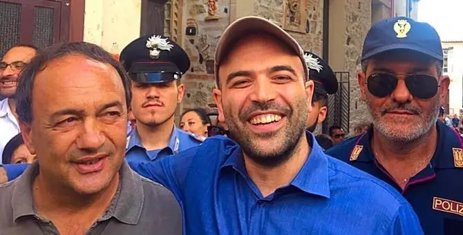 Per Saviano l'arresto di Lucano è un passo verso la dittatura