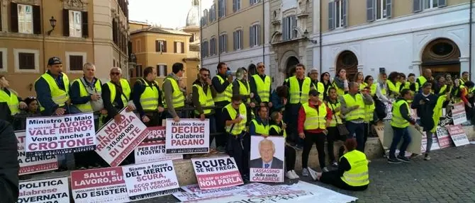 Marrelli Hospital, crisi senza fine: secondo giorno di protesta a Roma