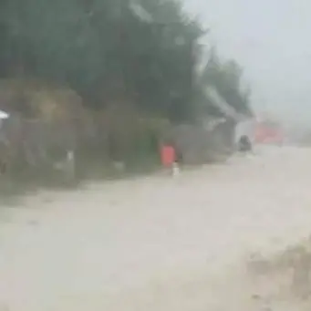 Maltempo nel Crotonese, frane sulla 106. Monitorato il fiume Esaro