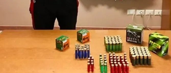 Sorpreso con 12 kg di marijuana, fugge ma viene rintracciato e arrestato