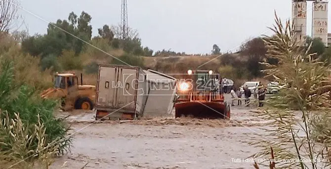 Calabria flagellata dal maltempo, inizia la conta dei danni