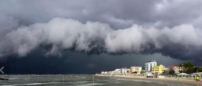 L'allerta rossa sovrasta le critiche dei sindaci al sistema di allarme meteo