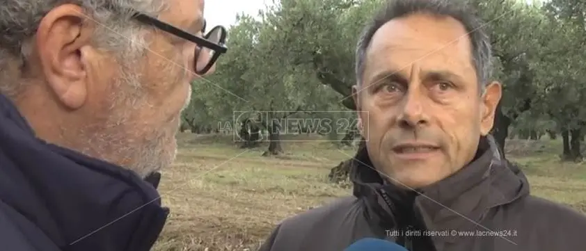 «La furia dell’acqua potrebbe aver strappato Nicolò dalle braccia della mamma»