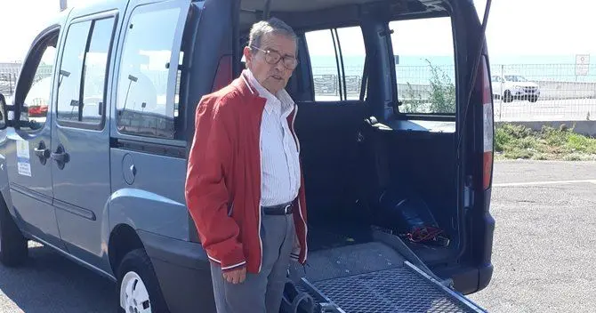 Trasporto disabili, servizio ancora non attivo: studenti a casa