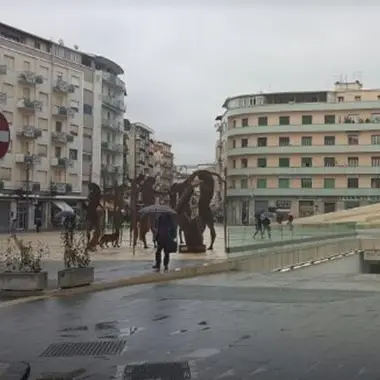Cosenza, la proposta: «Sosta gratuita per lasciare i figli a scuola»