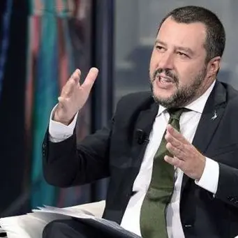 Voli charter con migranti, Salvini risponde alla Germania: «Chiuderemo gli aeroporti»