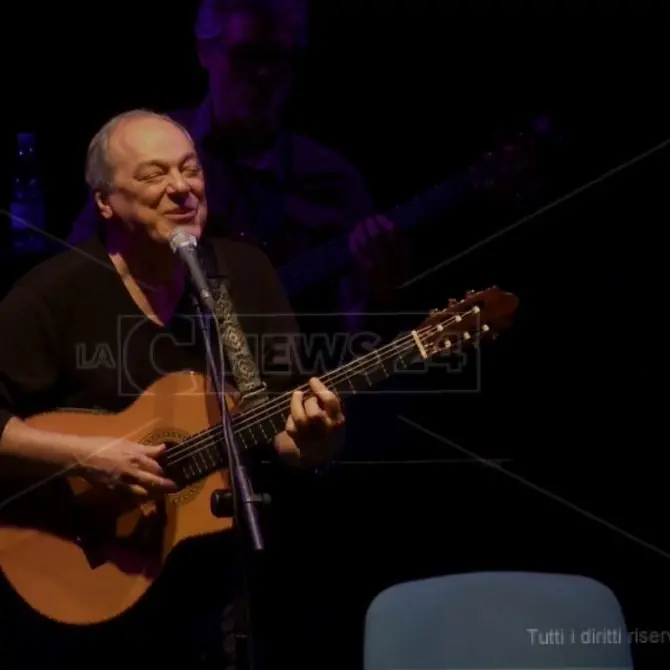 Le sonorità brasiliane di Toquinho sul palco del teatro Politeama