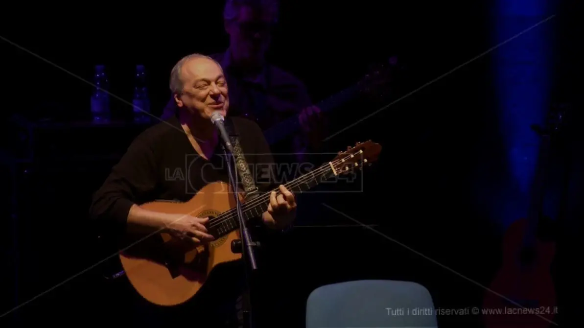 Le sonorità brasiliane di Toquinho sul palco del teatro Politeama