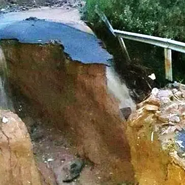 Vibonese devastato dai nubifragi, i sindaci: «Paesi isolati, non lasciateci soli»