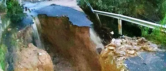 Vibonese devastato dai nubifragi, i sindaci: «Paesi isolati, non lasciateci soli»