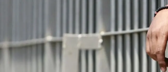 Morire di carcere in Calabria, una mamma cerca risposte: «Cosa è successo a mio figlio?»