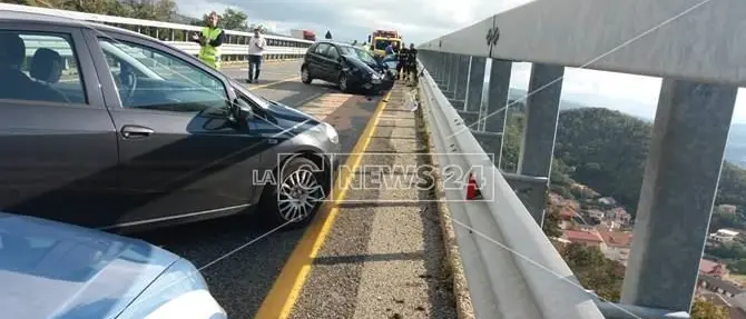 Terribile incidente sulla Statale 107: una vittima