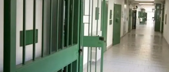 Detenuto aggredisce assistente capo Penitenziaria, la denuncia del Sappe