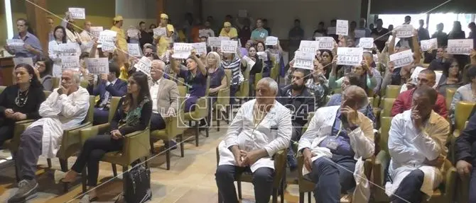 Marrelli Hospital, prestazioni gratuite e tagli degli stipendi