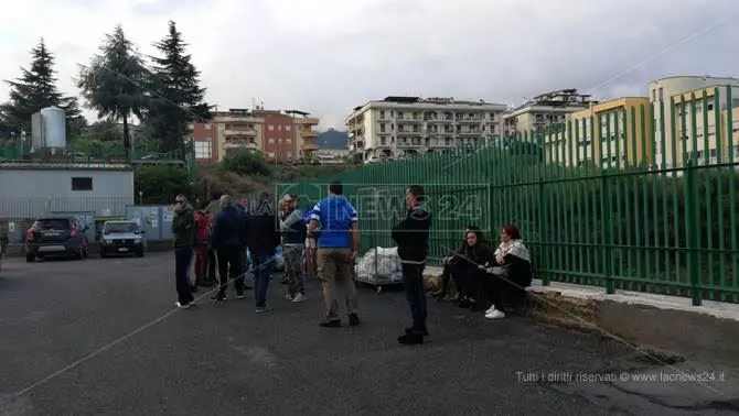 Ritardi nei pagamenti, protestano gli addetti mensa dell’Ospedale di Rossano