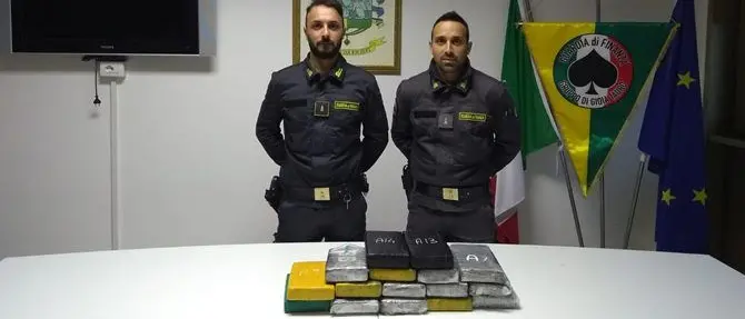 Sequestrati 17 chili di cocaina al porto di Gioia Tauro