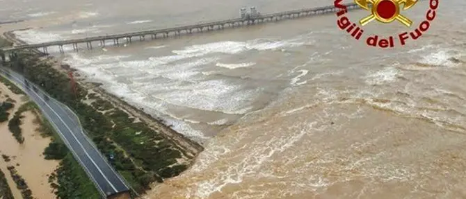 Maltempo, notte da incubo in Sardegna: 57 evacuati e donna dispersa