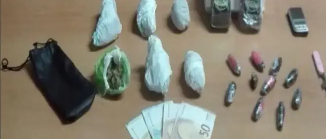 Castrolibero, fermato dai carabinieri con la droga nello zaino